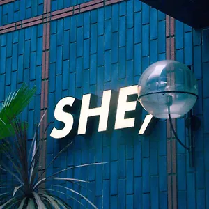 She, 3*, Осака Япония